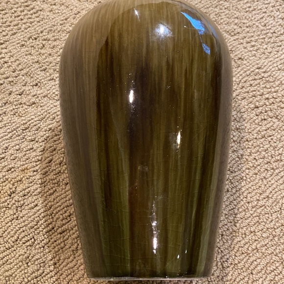 Beautiful High Glazed Pottery Vase in Neutral Tones of Browns and Greens. - Picture 10 of 10